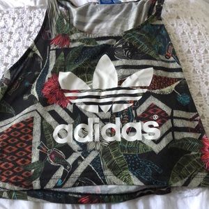 Adidas floral crop top 🌸🌼